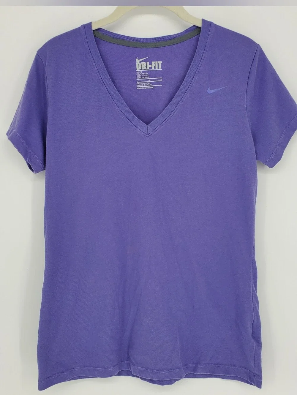 Nike Dri-Fit V-Neck Regular Fit Tee - Size Large